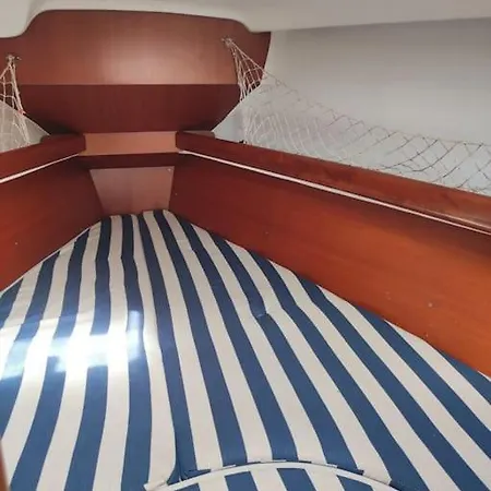 Hotel na wodzie Romantic Sailboat In Belem