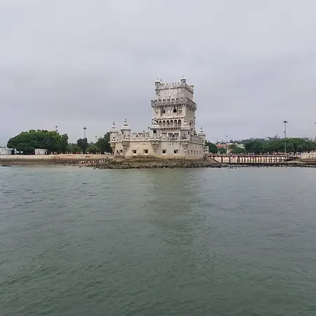 Romantic Sailboat In Belem ספינת מלון